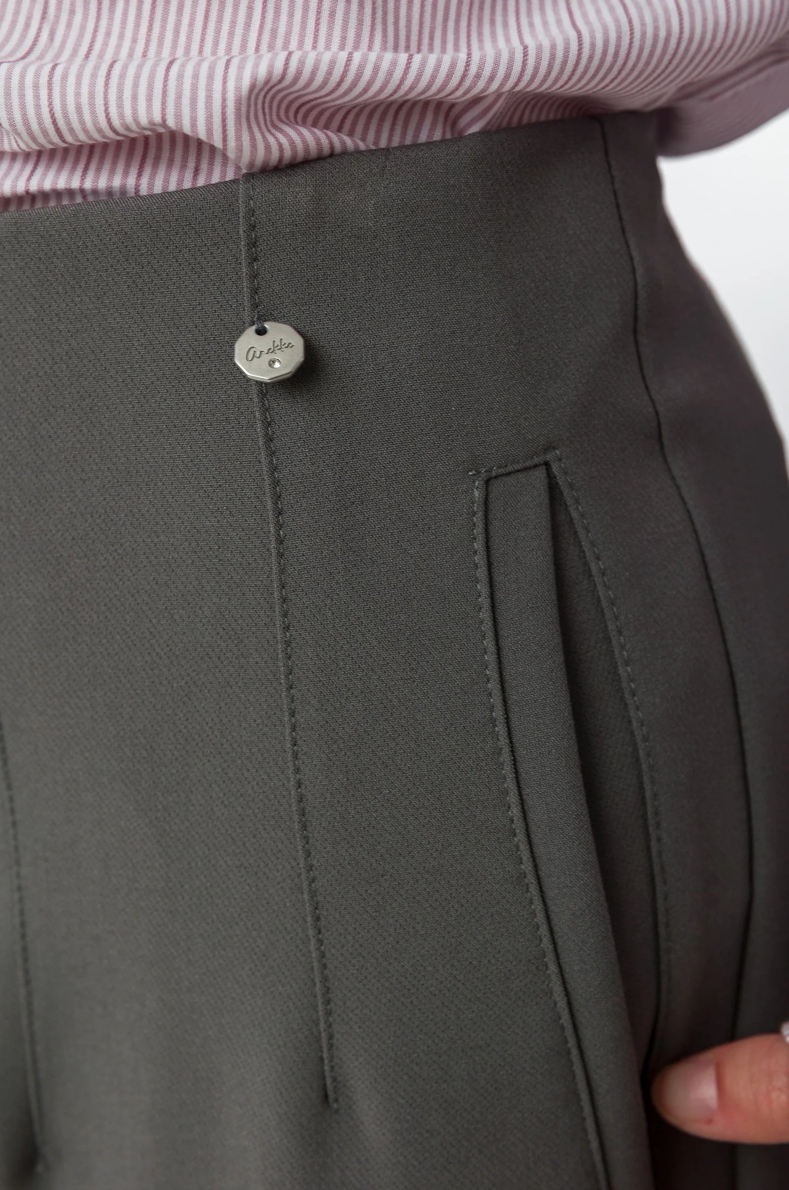 Pantaloni Donna Anekke dal Taglio Dritto con Vestibilità Confortevole