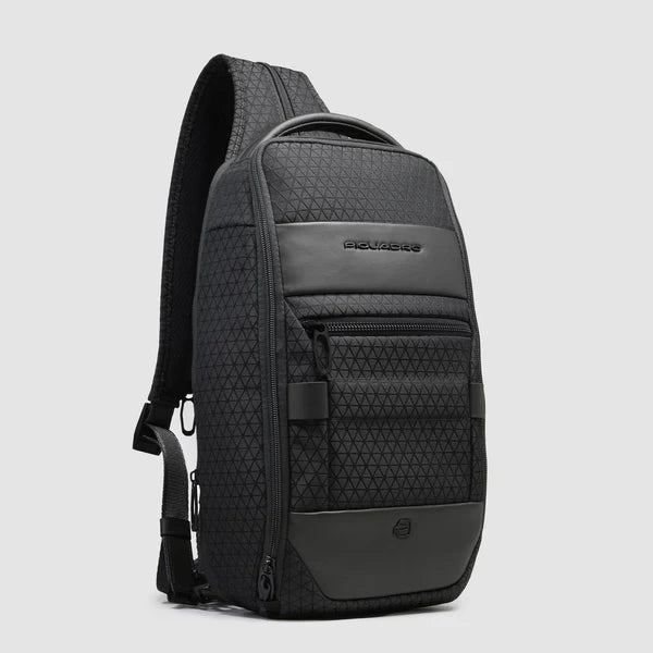 Zaino monospalla Piquadro tecnico con tasche organizzate Nero TU | Giò Fashion