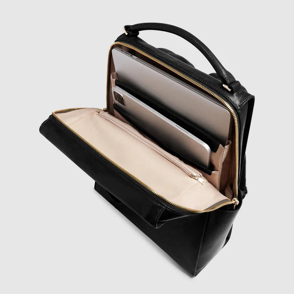 Zaino Piquadro in pelle con doppia tasca frontale e manico superiore