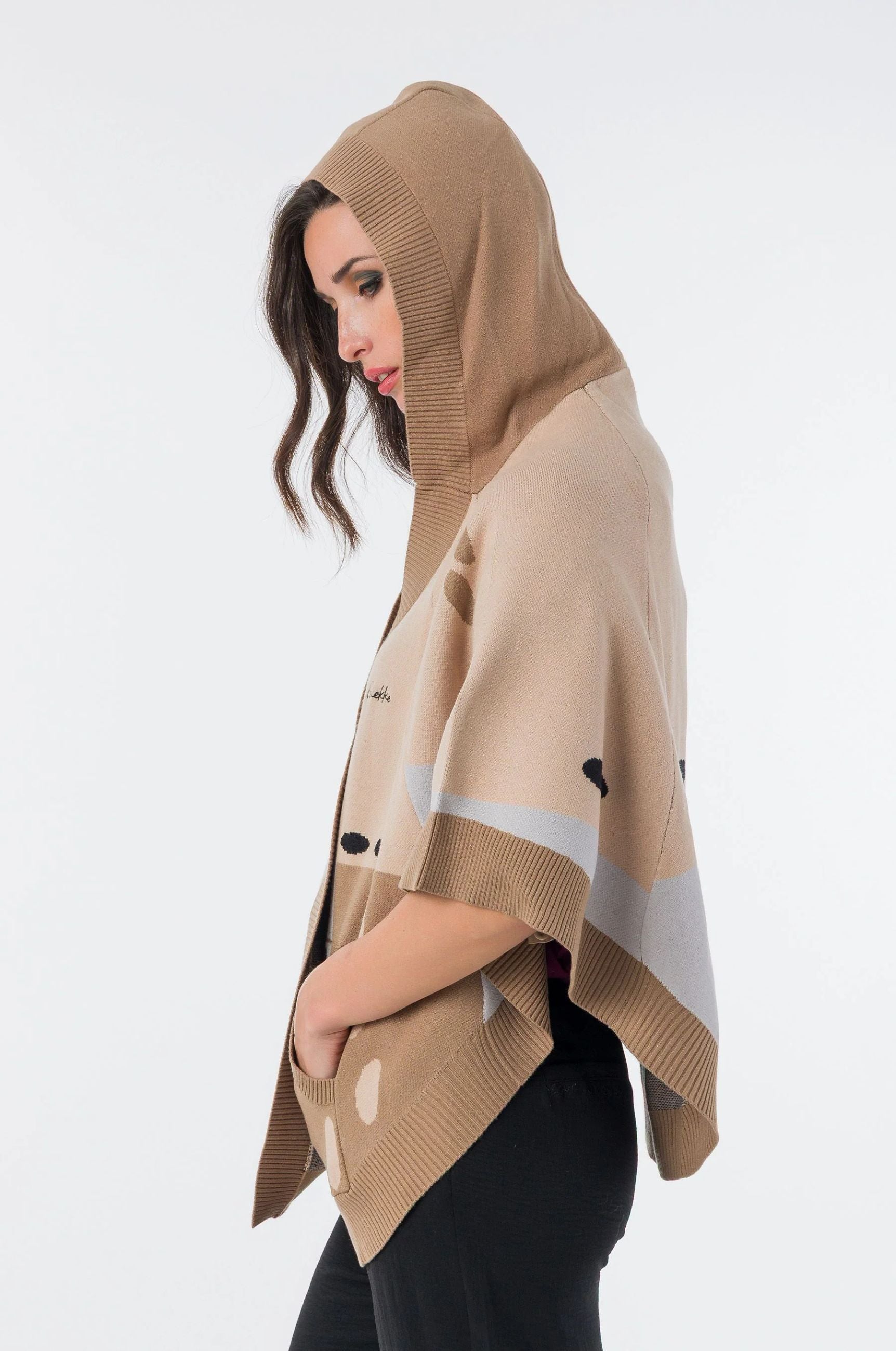 Poncho Donna Anekke con Cappuccio Morbido e Avvolgente