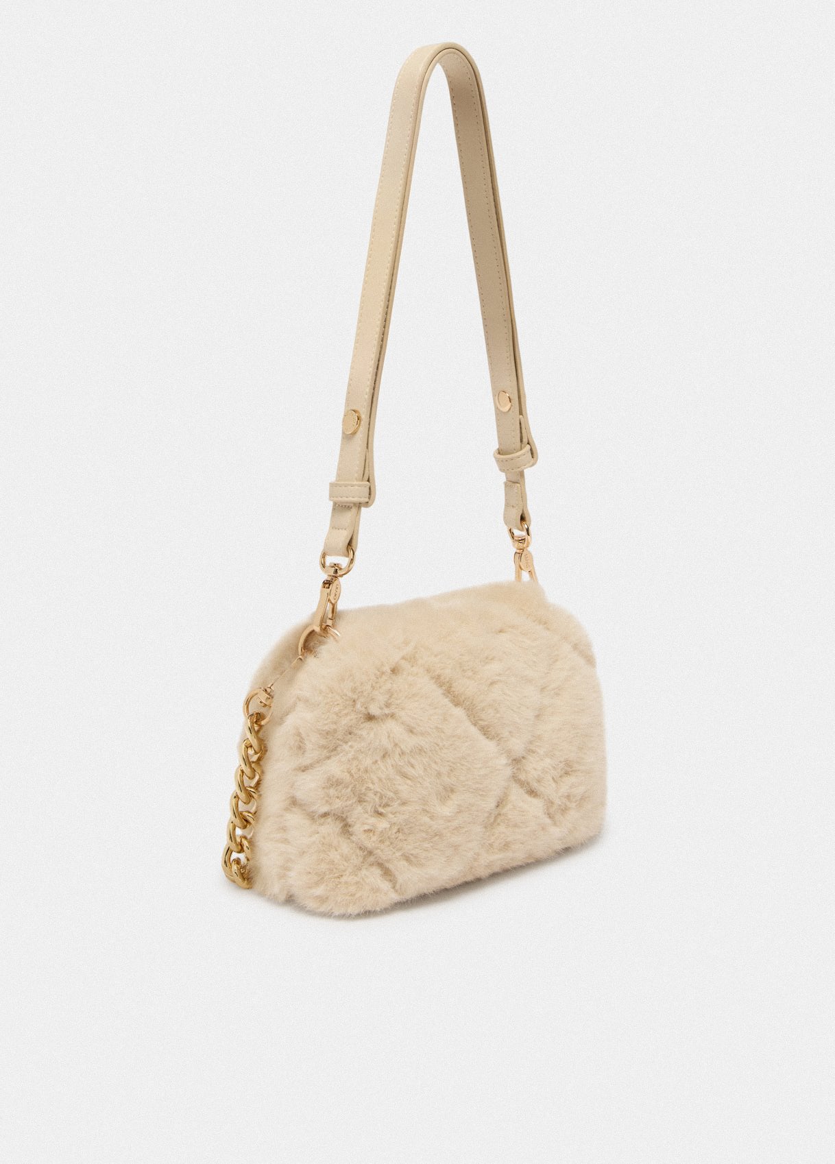 Borsa Liu Jo Puffy effetto pelliccia trapuntata con catena dorata Beige TU | Giò Fashion