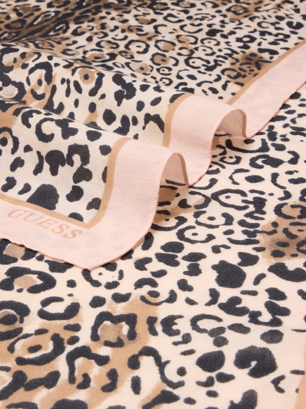 Foulard Guess donna stampa animalier con logo e bordo elegante Rosa TU | Giò Fashion