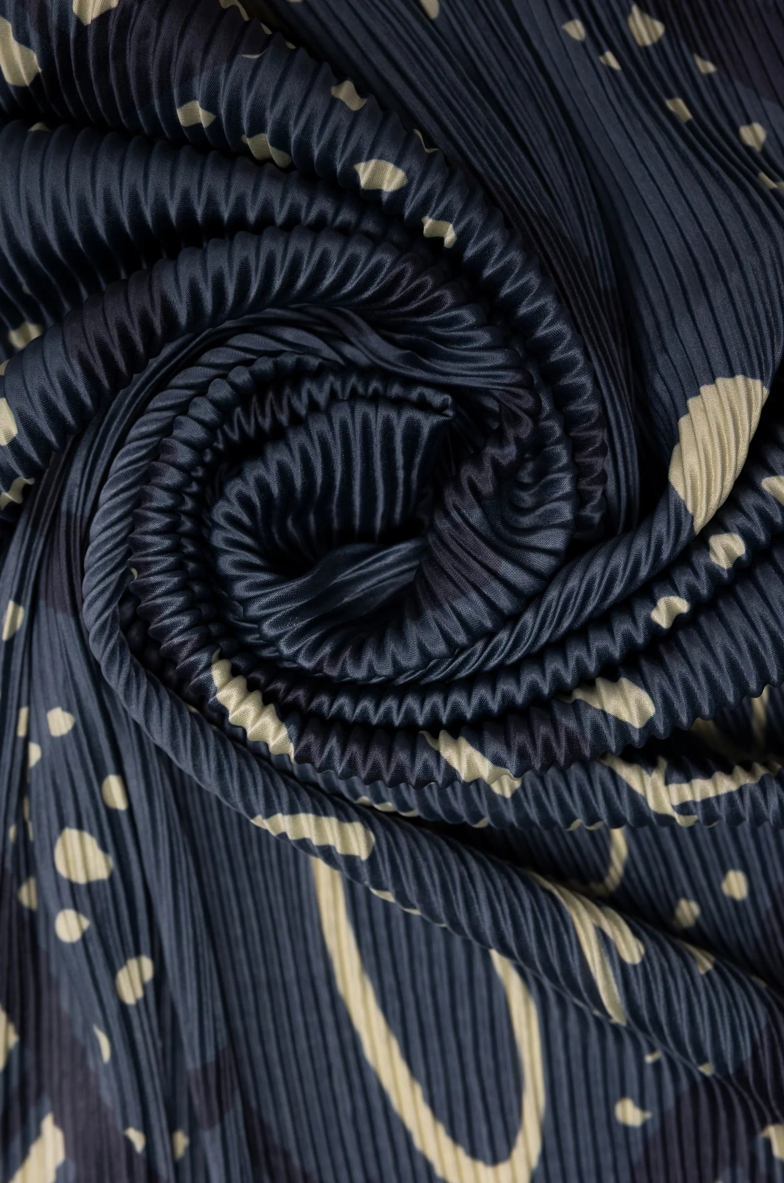 Foulard Donna Anekke Plissettato con Lavorazione Elegante