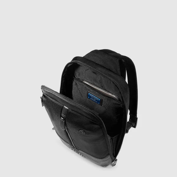 Zaino Piquadro porta PC e tablet in pelle con tasche organizzate