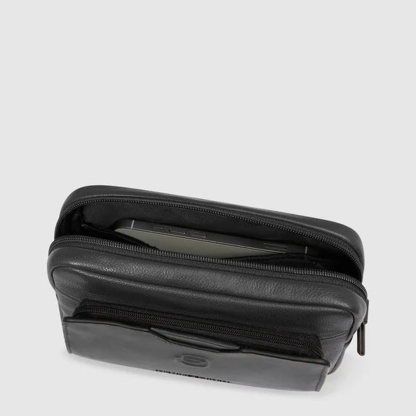 Borsa tracolla Piquadro in pelle compatta con tracolla sganciabile NERO TU | Giò Fashion