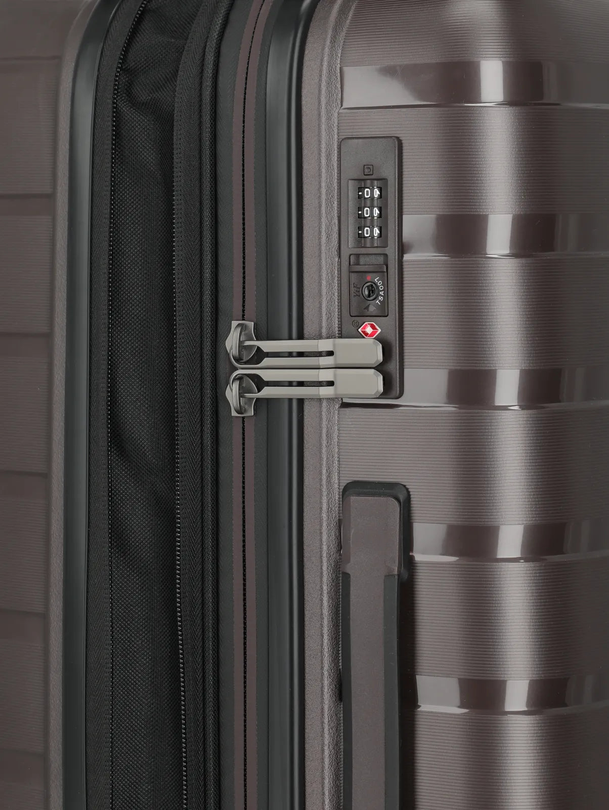 Valigia rigida Travelite Air Base L con TSA e ruote doppie