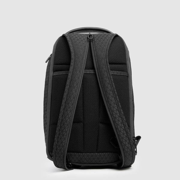 Zaino monospalla Piquadro tecnico con tasche organizzate Nero TU | Giò Fashion