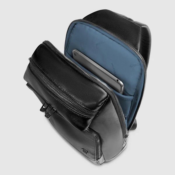 Zaino Piquadro compatto in pelle con tasca porta tablet Nero TU | Giò Fashion