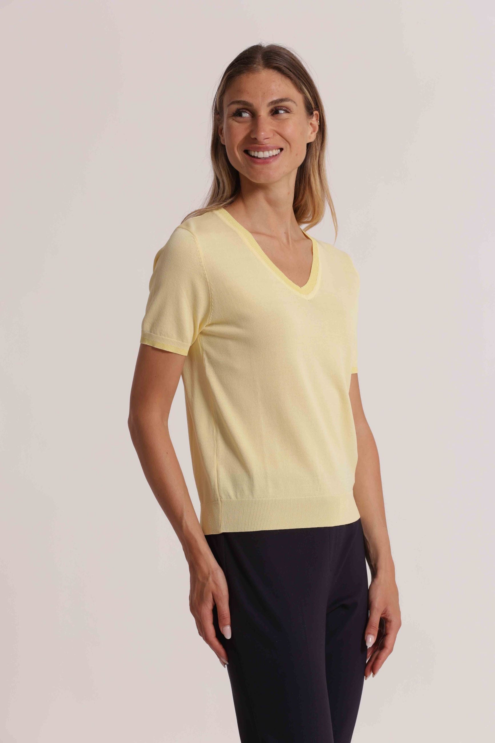 Maglia donna Mimi Mua scollo a V manica corta linea essenziale elegante GIALLO CHIARO S | Giò Fashion