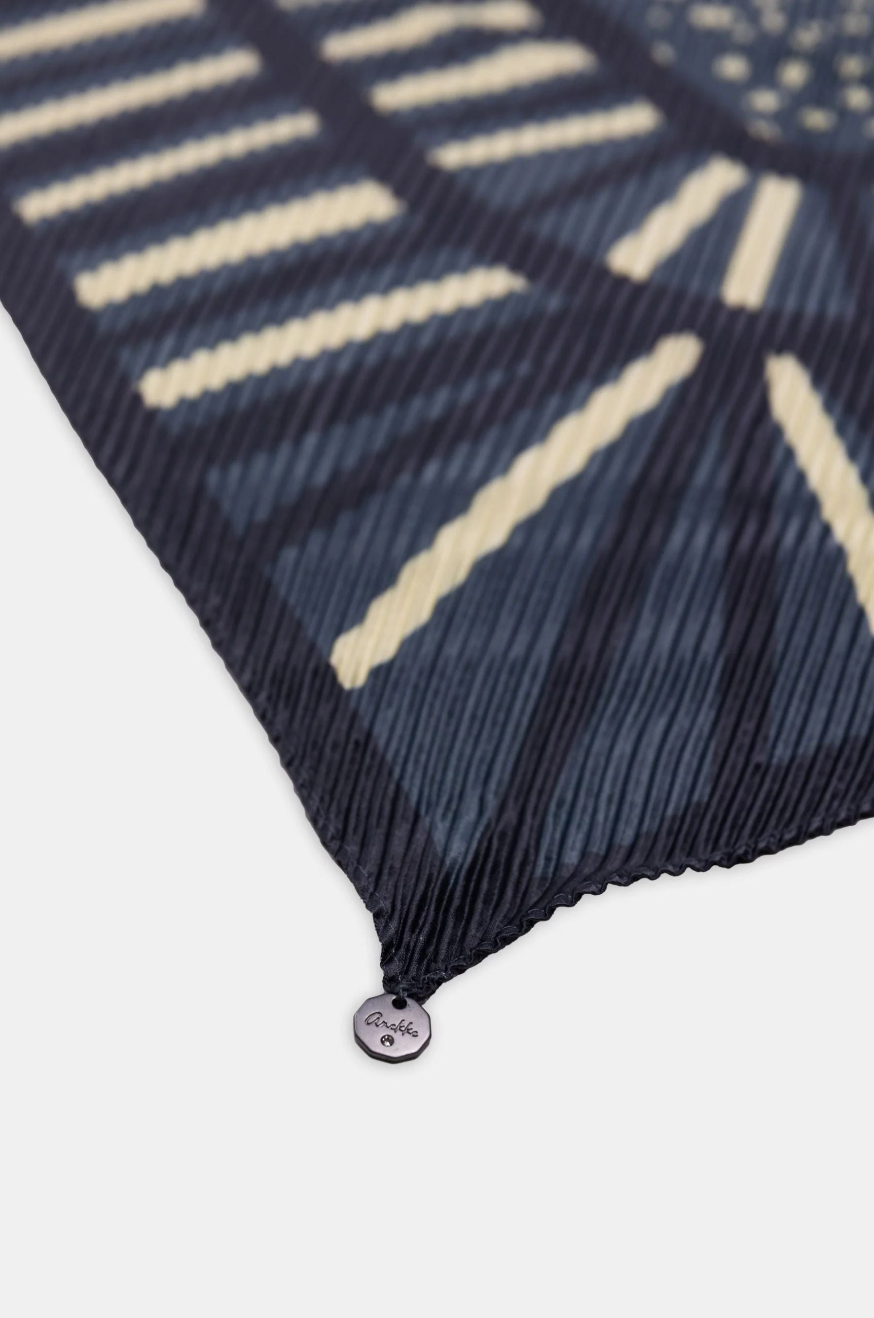 Foulard Donna Anekke Plissettato con Lavorazione Elegante